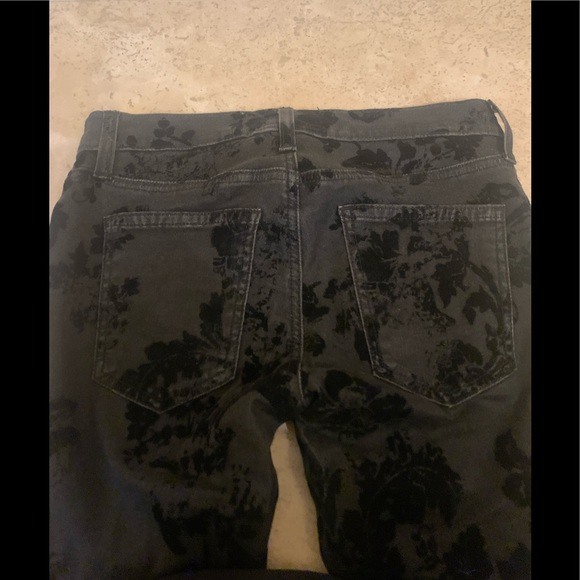 Current Elliot Black Velvet Floral Jeans size 25 - Picture 3 of 3